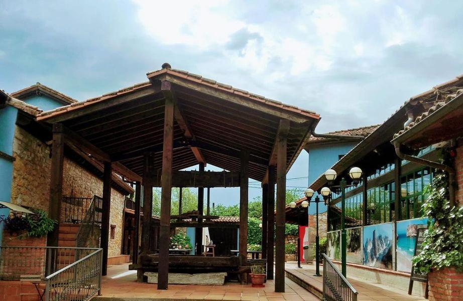Rural Del Monasterio Herberg